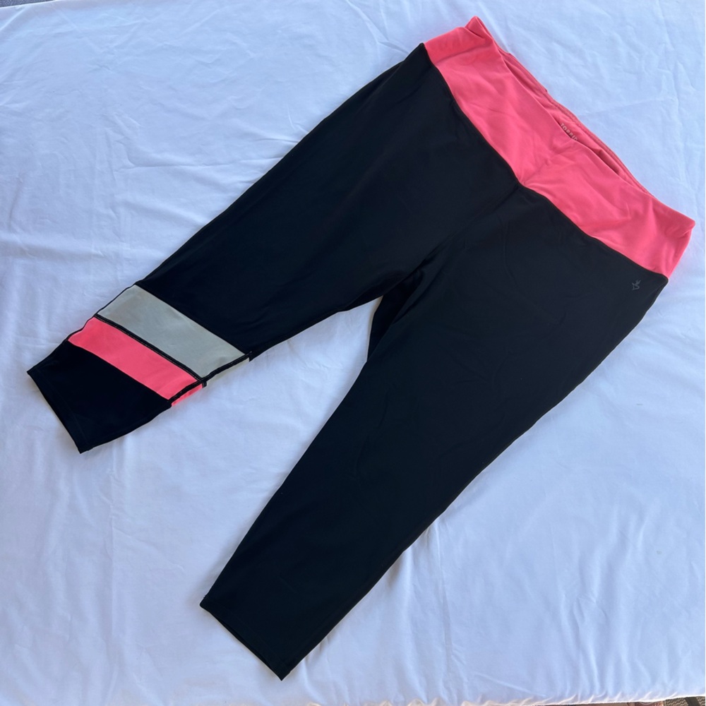 Torrid cropped athletic leggings